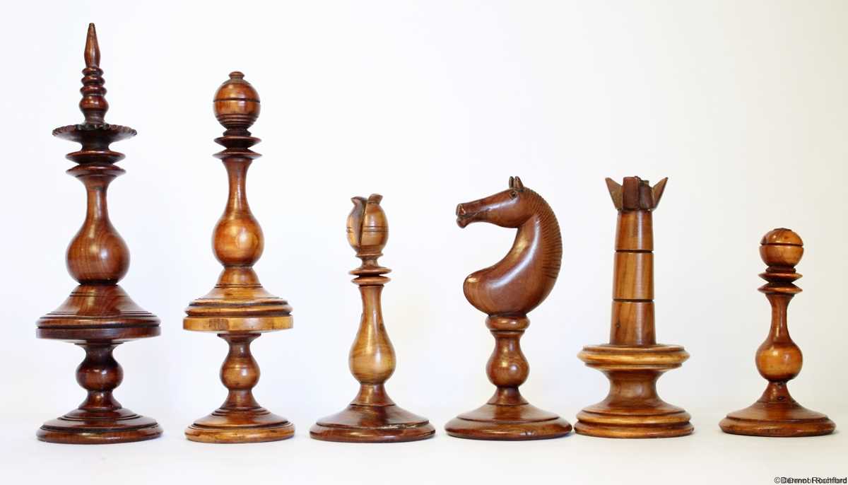 Antique Killarney Chess Set